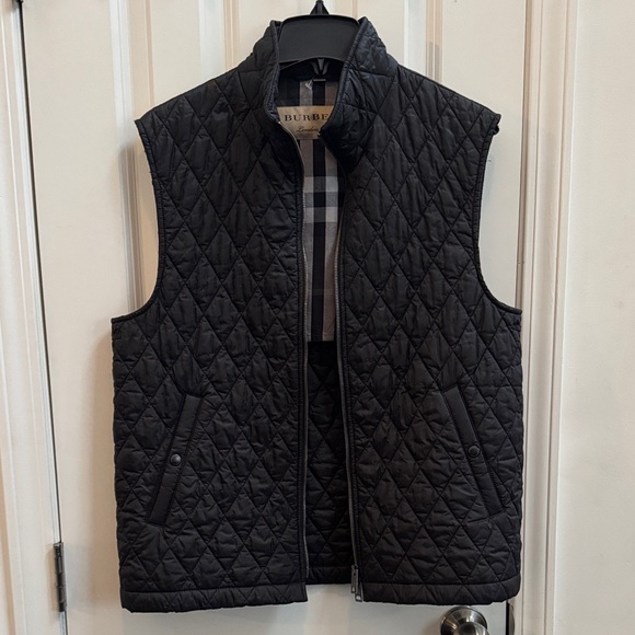 Authentic BURBERRY Black Quilted Vest - Picture 13 of 16